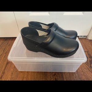 Dansko Clogs doctor/nurse clogs
